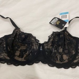 NWT Wacoal 36C lace bra
